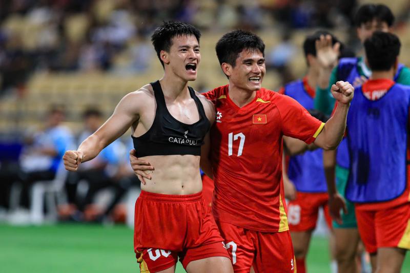 Hotboy Thanh Nhàn ghi bàn quyết định cho U22 Việt Nam cởi áo ăn mừng lộ body cực phẩm- Ảnh 7.