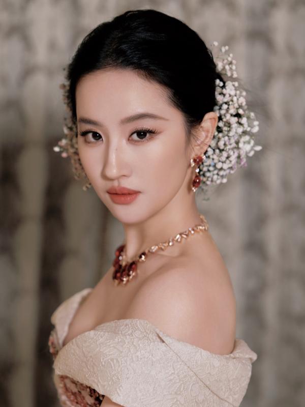 "Thần tiên tỷ tỷ" từ bỏ ca hát một bước thành đệ nhất mỹ nhân, nhan sắc đủ để làm gì cũng nổi tiếng- Ảnh 3.