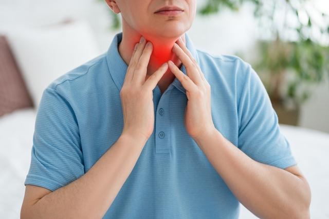 4 bệnh ung thư cùng "xuất hiện" khi bị đau họng, người đàn ông không ngờ dù chăm tập thể dục nhưng lại làm 3 điều này mà mắc bệnh- Ảnh 2.