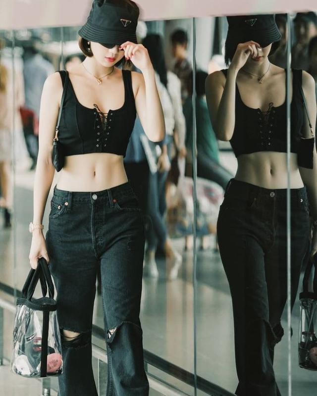 Ngọc Trinh đi đầu trend 
