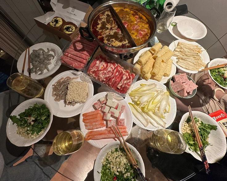7 thói quen ăn lẩu “phá thận” cực nhanh nhưng hiếm người Việt nào chưa từng làm- Ảnh 1.