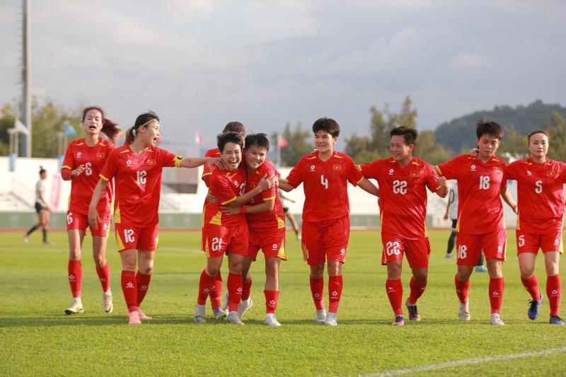 Đẳng cấp: Tuyển nữ Việt Nam thắng huỷ diệt 5-0 Indonesia, thẳng tiến chung kết SEA Games 33- Ảnh 11.