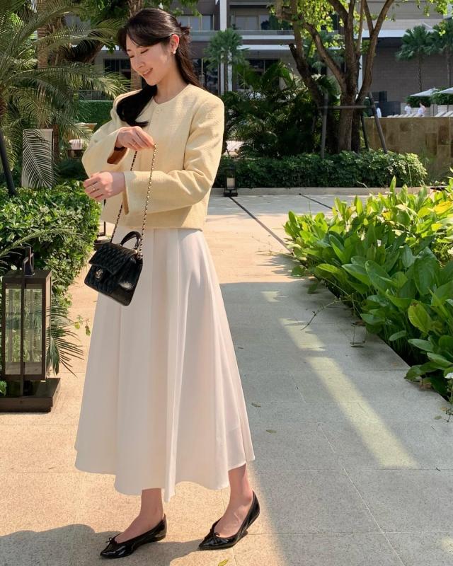 Có ít nhất 10 cách mặc áo khoác + váy đậm chất nữ tính, sang chảnh đẹp mê- Ảnh 9.