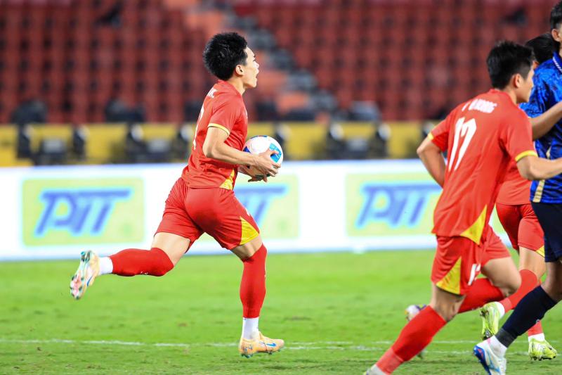 Bùng nổ cảm xúc SEA Games, ngắm trọn khoảnh khắc U22 Việt Nam thi đấu cực kiên cường trước Thái Lan- Ảnh 7.