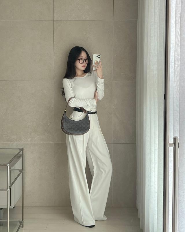 5 mẫu áo hoàn hảo để mix cùng quần ống rộng, mặc đơn giản mà chuẩn sành điệu chính là đây- Ảnh 12.