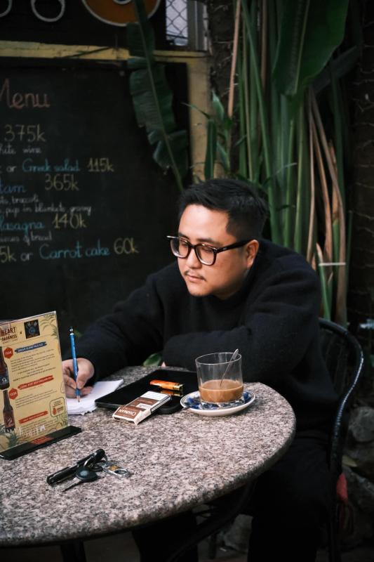 Đạo diễn Vbiz cầu hôn bạn gái ở Hàn, Hoà Minzy - Tóc Tiên cùng dàn sao chúc mừng- Ảnh 9.