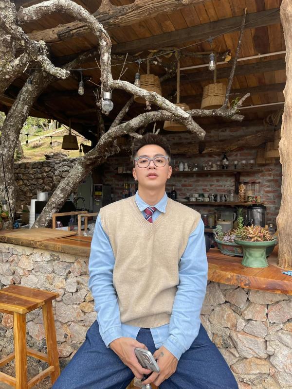 Người mẫu từng tham gia Quý ông hoàn mỹ bị chấn thương nghiêm trọng trong vụ lật xe ở Lào Cai- Ảnh 2.