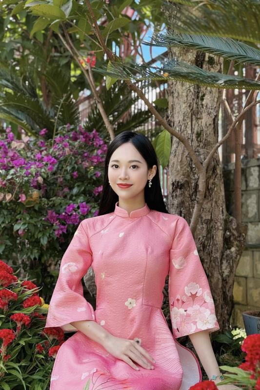 Á hậu Trịnh Thuỳ Linh dạo này: Ở ẩn 6 tháng, lộ loạt 