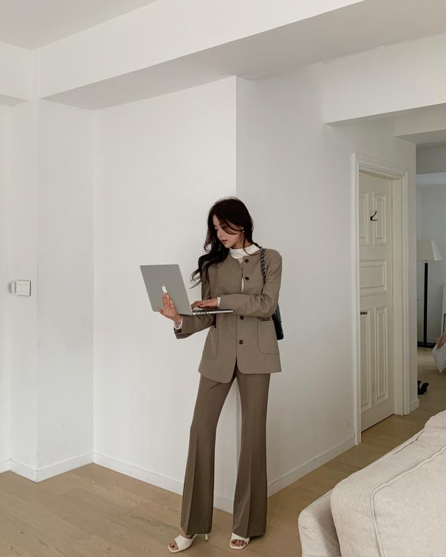 Áo blazer và quần âu: Công thức nhân đôi sự thanh lịch, mặc đi làm 5 ngày 1 tuần cũng không thấy chán- Ảnh 7.
