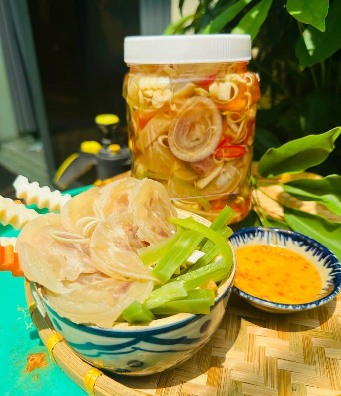 Bộ phận giá rẻ của bò nhiều người bỏ đi, dân sành ăn lại mua vét vì giòn ngon, chế biến đúng cách thành món "đại bổ" cho xương khớp- Ảnh 2.