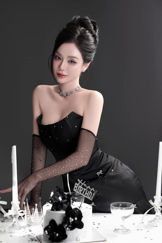 Nhan sắc mẹ đơn thân 2 con khiến nam ca sĩ Việt nổi tiếng si mê, làm đám cưới hoành tráng- Ảnh 3.