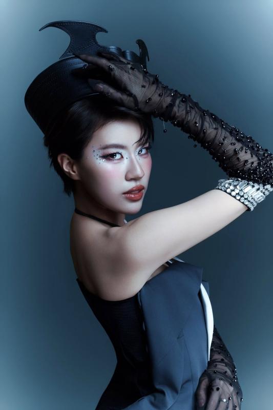 Bản hit giúp mỹ nhân Vbiz đổi đời: Một bước nổi tiếng toàn cầu, 5 năm chưa có hiện tượng nào soán ngôi- Ảnh 1.