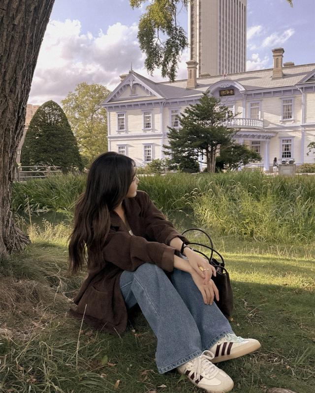 5 kiểu giày tôi đảm bảo người theo phong cách tối giản sẽ thích: Trẻ trung và còn giúp cả outfit sang hơn hẳn- Ảnh 10.
