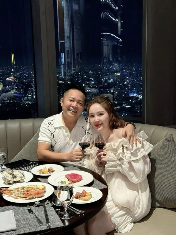 Người đẹp được cầu hôn ở thiên đường biển: Chồng là đại gia siêu giàu, duy nhất 5 sao Việt tham gia đám cưới- Ảnh 7.