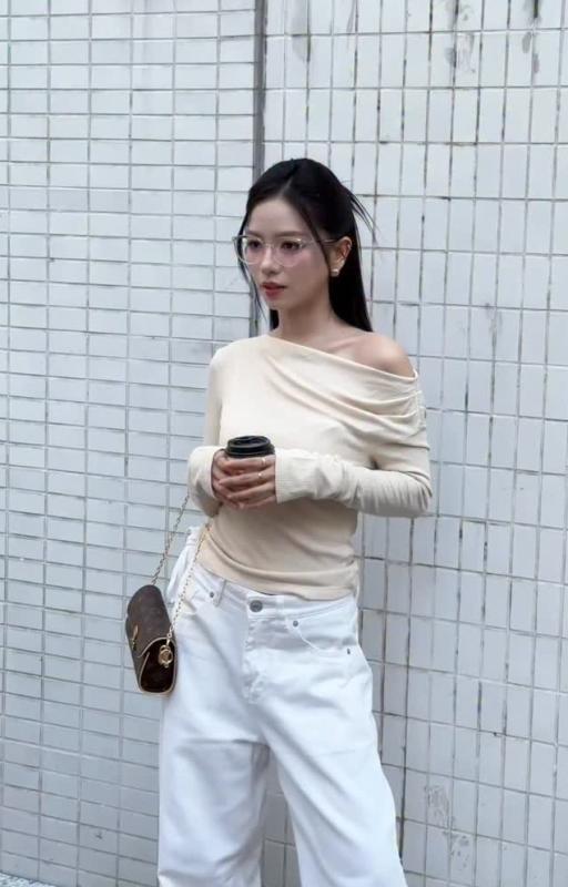 Các mỹ nhân Việt mặc đồ màu trung tính đẹp tới mức này, chị em không tham khảo quá phí- Ảnh 6.