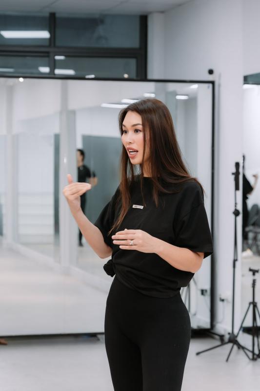 Siêu mẫu Hà Anh lên tiếng vụ bị réo tên vào bài tố 