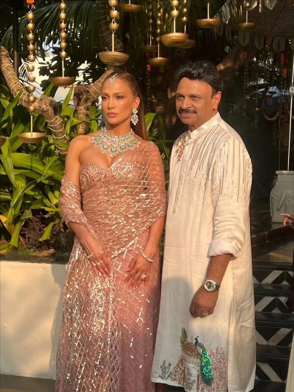 Hình ảnh 18+ nhức nhối của Jennifer Lopez, bị nói “như vũ công thoát y”- Ảnh 4.