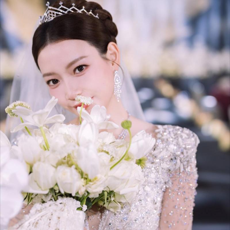 Nữ hoàng cầu lông xinh đẹp như tiên nữ trong ngày cưới ngôi sao cùng đội tuyển- Ảnh 1.