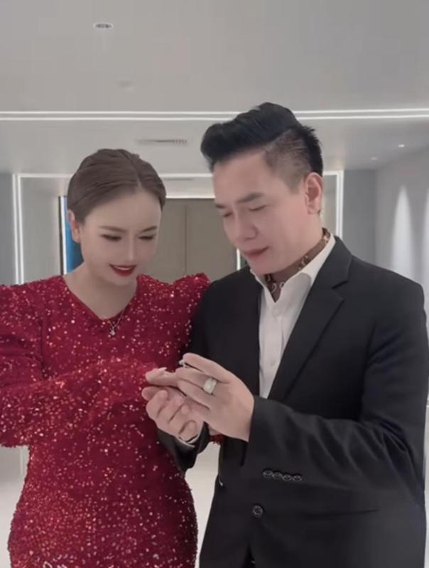 Diễn viên Hoàng Yến rục rịch kết hôn lần thứ 5?- Ảnh 1.