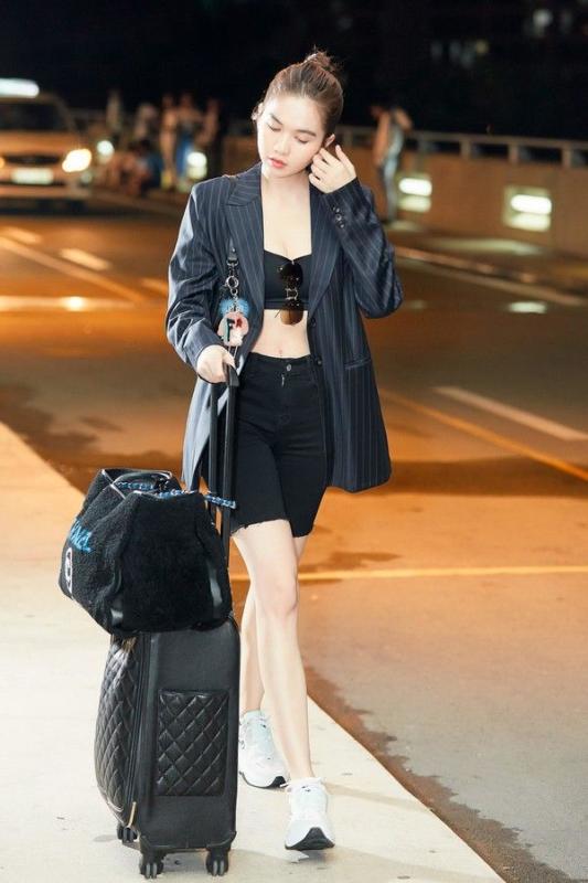 Ngọc Trinh đi đầu trend 