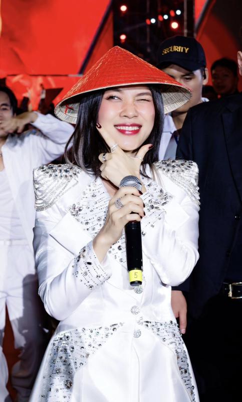 Cuối cùng Mỹ Tâm cũng trả được 