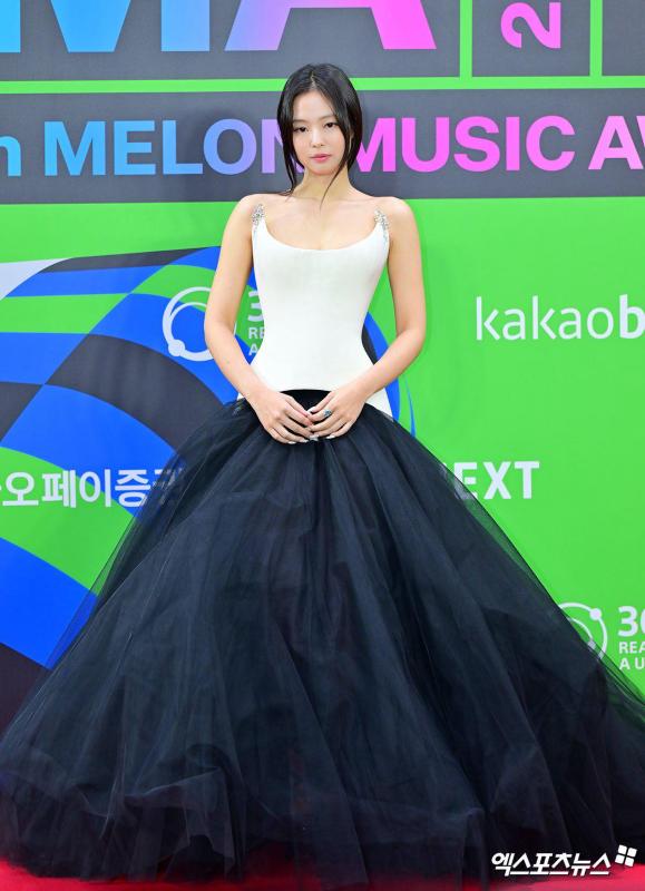 Jennie quyết làm cô dâu, “quét sạch” MMA sau 7 năm- Ảnh 1.