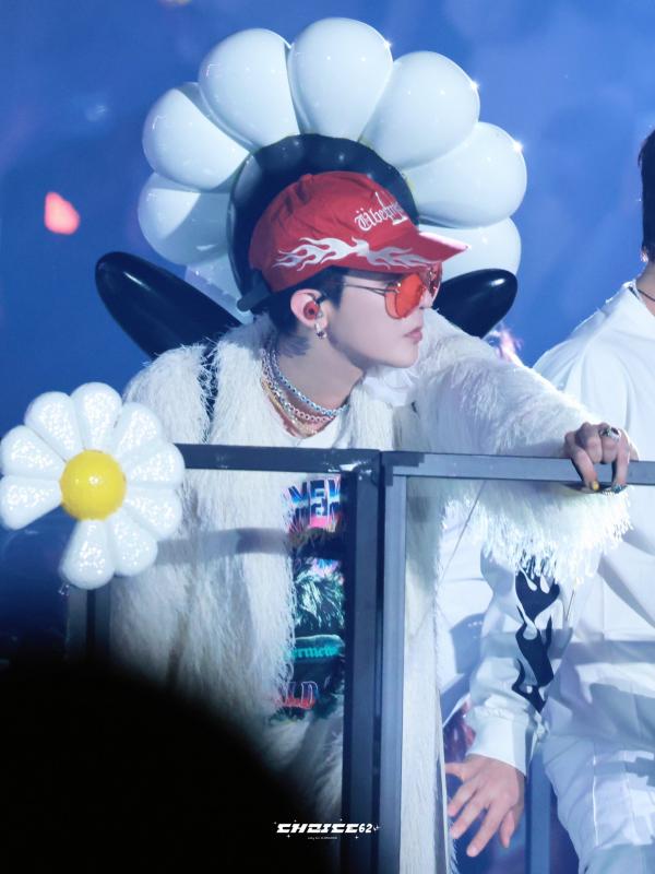 Đại hội showbiz ở concert G-DRAGON: Jung Kook "trốn" bạn gái đi chơi, Lee Min Ho hay idol đang nhập ngũ cũng không thể bỏ lỡ- Ảnh 13.