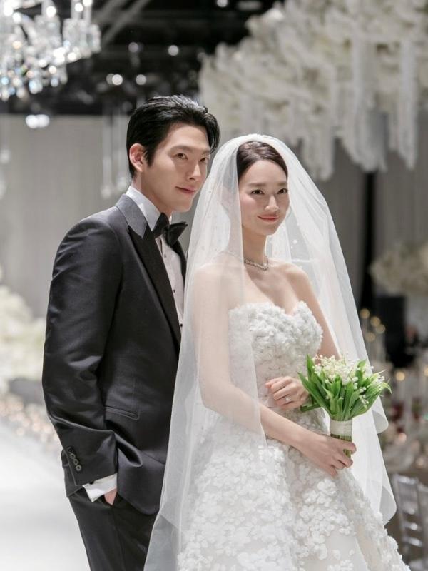 Kim Woo Bin sau bạo bệnh: Tập gym mỗi ngày, sống lành mạnh và làm đám cưới cổ tích với Shin Min Ah- Ảnh 5.