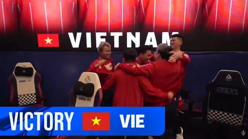 Khoảnh khắc đặc biệt nhất ngày hôm nay: Tuyển thủ Việt Nam nâng ghế ăn mừng Huy chương Vàng SEA Games- Ảnh 3.