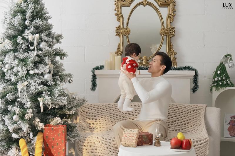 Bộ ảnh giáng sinh đẹp lung linh nhà Quế Ngọc Hải, ngắm biệt thự lộng lẫy nhà Thành Chung mới choáng- Ảnh 3.