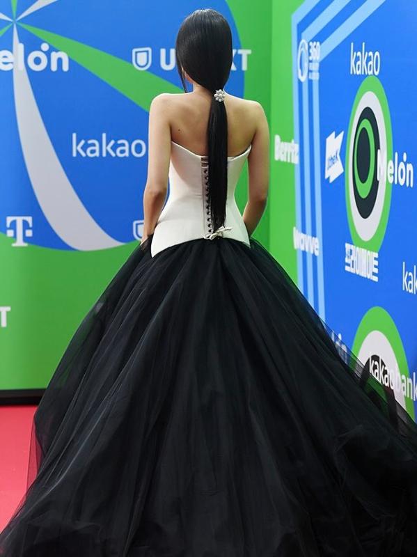 Jennie quyết làm cô dâu, “quét sạch” MMA sau 7 năm- Ảnh 4.