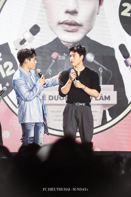 Fan meeting Lê Dương Bảo Lâm ngày 2: HIEUTHUHAI và dàn Anh trai bùng nổ visual, Trường Giang là "sít rịt"- Ảnh 2.