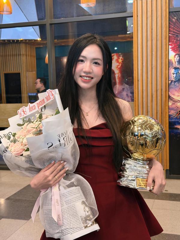 Nhan sắc đời thường xinh như búp bê gây sốt cõi mạng Thái Lan của tuyển thủ bóng đá nữ Việt Nam- Ảnh 1.