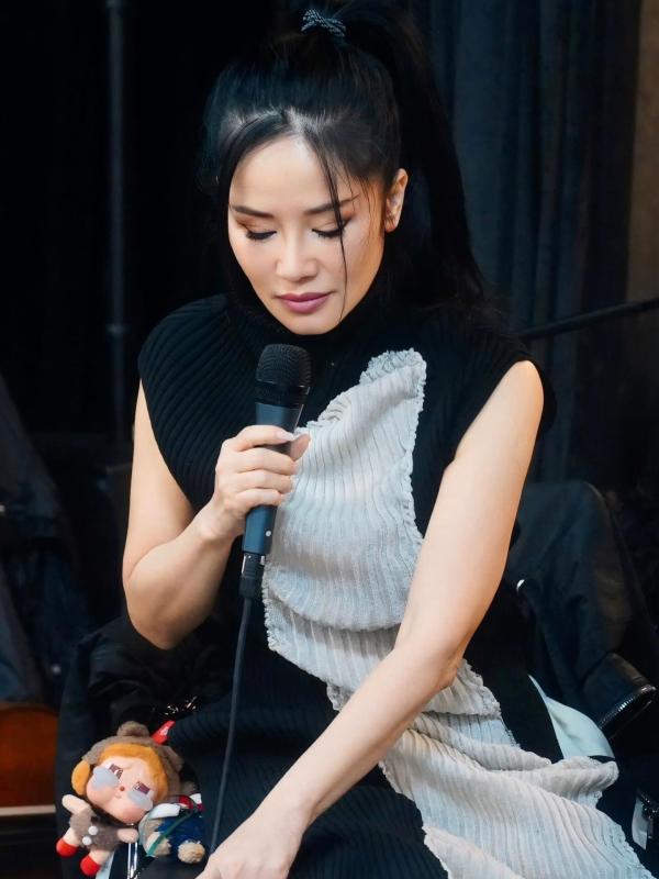 Đại diện công ty Ngọc Việt lên tiếng xin lỗi, nhưng không đủ làm nguôi ngoai cơn giận dữ của nghệ sĩ và khán giả- Ảnh 4.