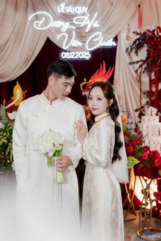 Visual sáng bừng của nữ thạc sĩ cưới thủ môn U23 Việt Nam- Ảnh 7.