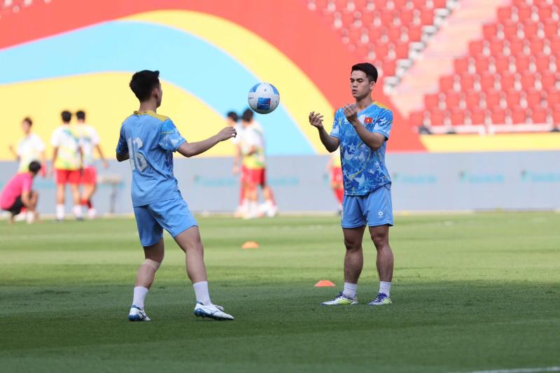 Đình Bắc lập cú đúp, U22 Việt Nam chật vật thắng Lào 2-1: Đường đến HCV SEA Games 33 đầy gian nan- Ảnh 8.