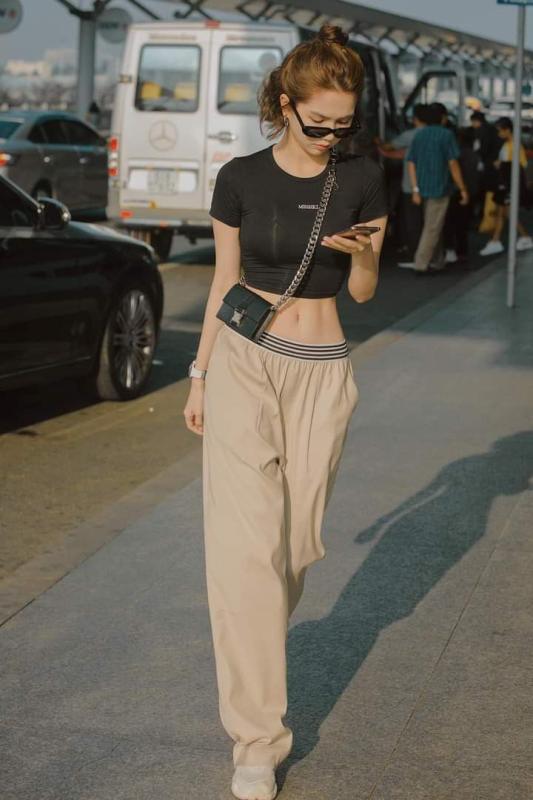 Ngọc Trinh đi đầu trend 