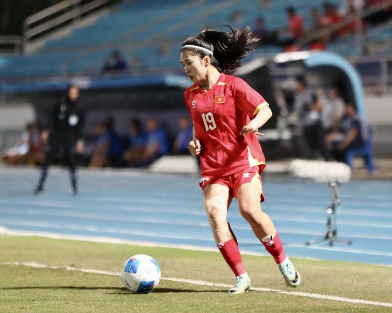 Tuyển nữ Việt Nam thua nghiệt ngã Philippines phút bù giờ tại SEA Games 33- Ảnh 5.