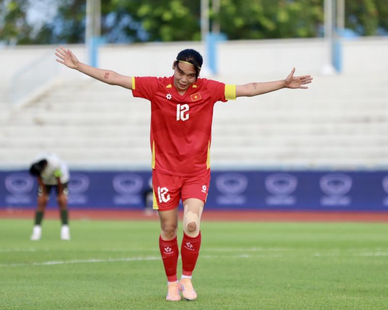 Đẳng cấp: Tuyển nữ Việt Nam thắng huỷ diệt 5-0 Indonesia, thẳng tiến chung kết SEA Games 33- Ảnh 5.