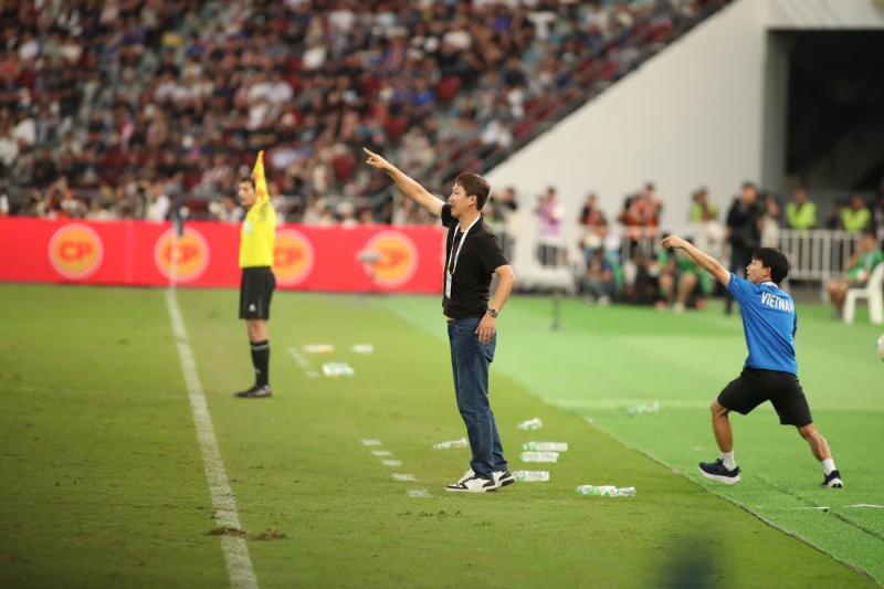 Khoảnh khắc U22 Việt Nam vô địch, Quốc ca Việt Nam vang lên đầy tự hào tại SEA Games- Ảnh 2.