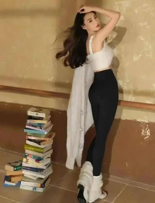 Trương Bá Chi 45 tuổi: Mặc áo thun là không hề giống mẹ 3 con: Bí quyết nằm ở 1 loại hạt giúp da căng bóng, tóc chắc khỏe- Ảnh 3.