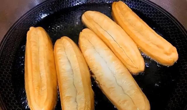 Ngày càng nhiều người tử vong vì bệnh tiểu đường, bác sĩ cảnh báo: Thà uống nước cầm hơi còn hơn ăn 4 loại bữa sáng này- Ảnh 3.