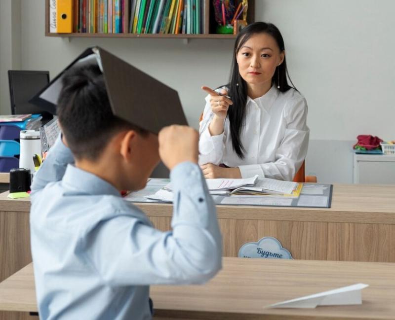 Hiểu đúng bệnh tăng động giảm chú ý ở trẻ để không bỏ lỡ 'thời điểm vàng' can thiệp- Ảnh 1.