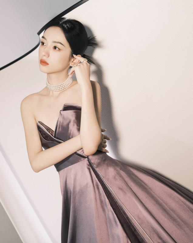 Đại sứ để chân trần giữa thời tiết âm 3 độ C, Dior hưởng lợi- Ảnh 12.