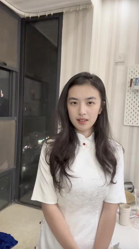 Giảm 20kg sau khi bị người nổi tiếng chê béo xấu, cô gái giờ được ví với đại mỹ nhân Hong Kong- Ảnh 12.