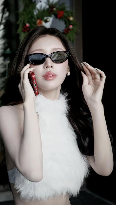 Người đẹp eo nhỏ hơn Ngọc Trinh đu trend “trạm tỷ” nhưng body quá mỏng lại gây chú ý- Ảnh 5.