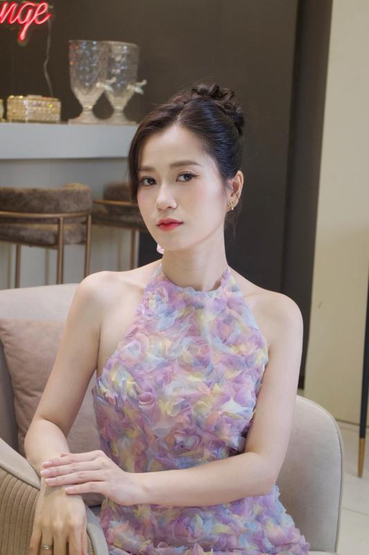 Lâm Vỹ Dạ giảm 14kg chỉ sau 4 tháng, thu gọn 15cm vòng eo chỉ nhờ 1 câu nói của Trường Giang, CĐM rần rần vào "xin vía"- Ảnh 2.