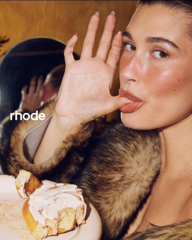 7 xu hướng làm đẹp nổi bật nhất năm 2025 do Vogue bình chọn- Ảnh 33.