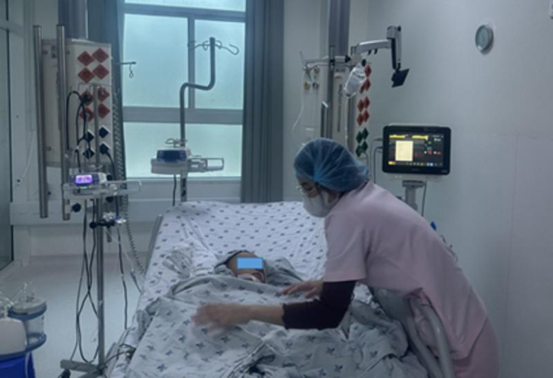 Sốt, nổi ban tưởng bệnh nhẹ, bé 2 tuổi tổn thương tim nguy kịch- Ảnh 2.