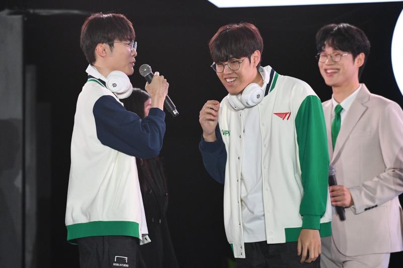 Những khoảnh khắc ấn tượng nhất sự kiện T1 đến Việt Nam: Thầy Giáo Ba solokill Faker, fan Việt tổ chức sinh nhật cho Oner- Ảnh 11.